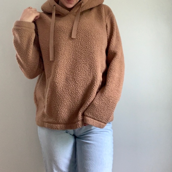 Light brown Abercrombie and Fitch Sherpa hoodie - Picture 3 of 11